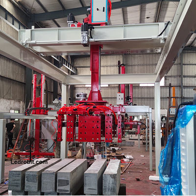 PLC Controlled Industrial Palletizing Robot Mobile Palletizer For Labor Savings
